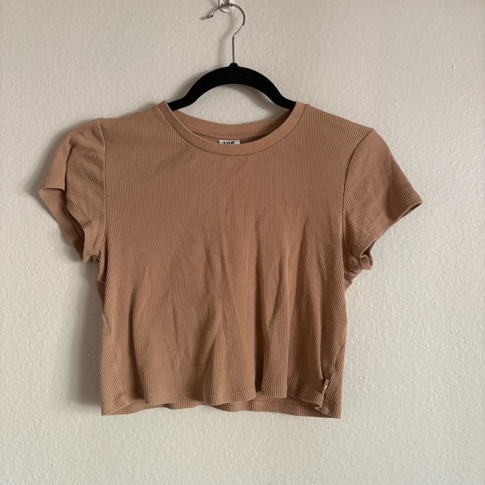 Aritzia cropped baby tee shirt ribbed tan